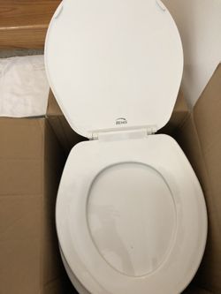 Bemis Plastic Elongated Toilet Seat Cover