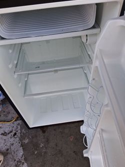 Mini fridge like new