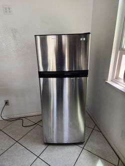 Meduim size fridge