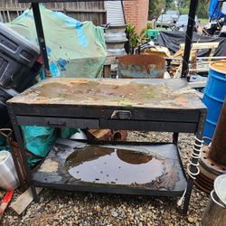 Garage/shop Work Bench With Power Strip 
