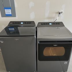 Whirlpool Washer and Dryer (delivery available)