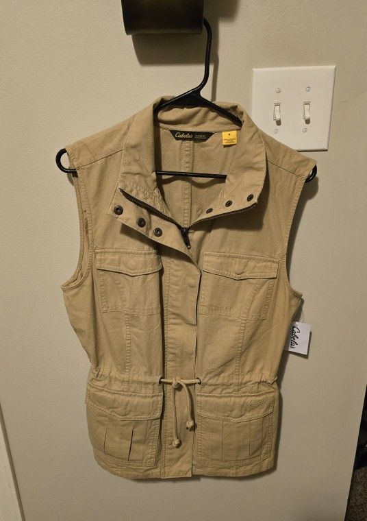 New Men's Size M Cabelas Vest