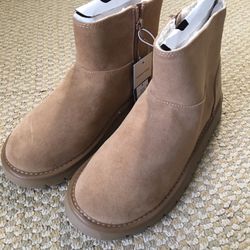 Women’s Shoes Size 9 