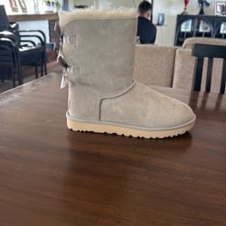 UGG