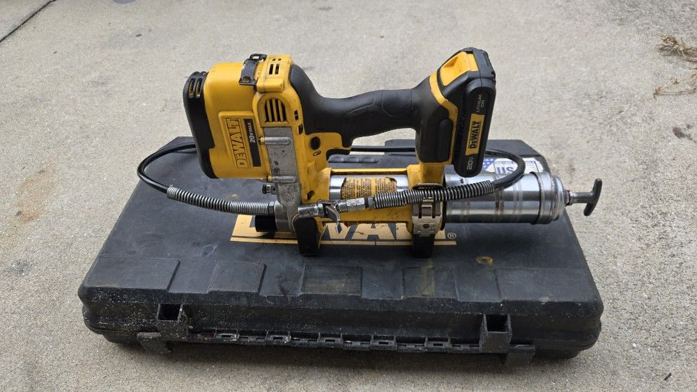 Dewalt Grease Gun