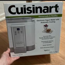 Cuisinart electronic yogurt maker with automatic cooling-NEW in box