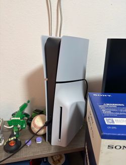 PS5 Includes everything in picture