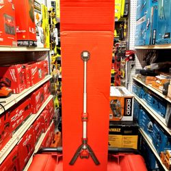 MILWAUKEE ROCKET M12 DUAL POWER TOWER LIGHT.  TOOL ONLY 