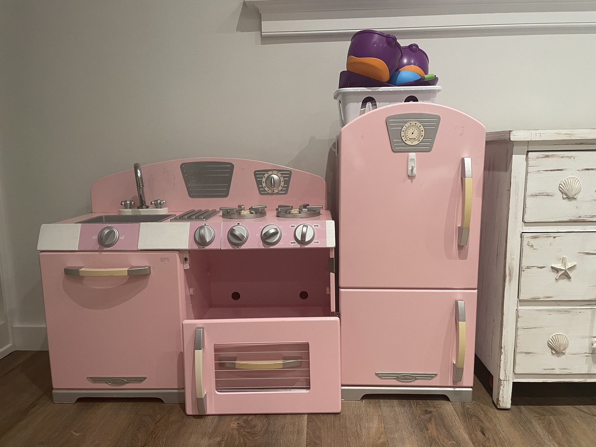 Kitchen Set By Kid Kraft