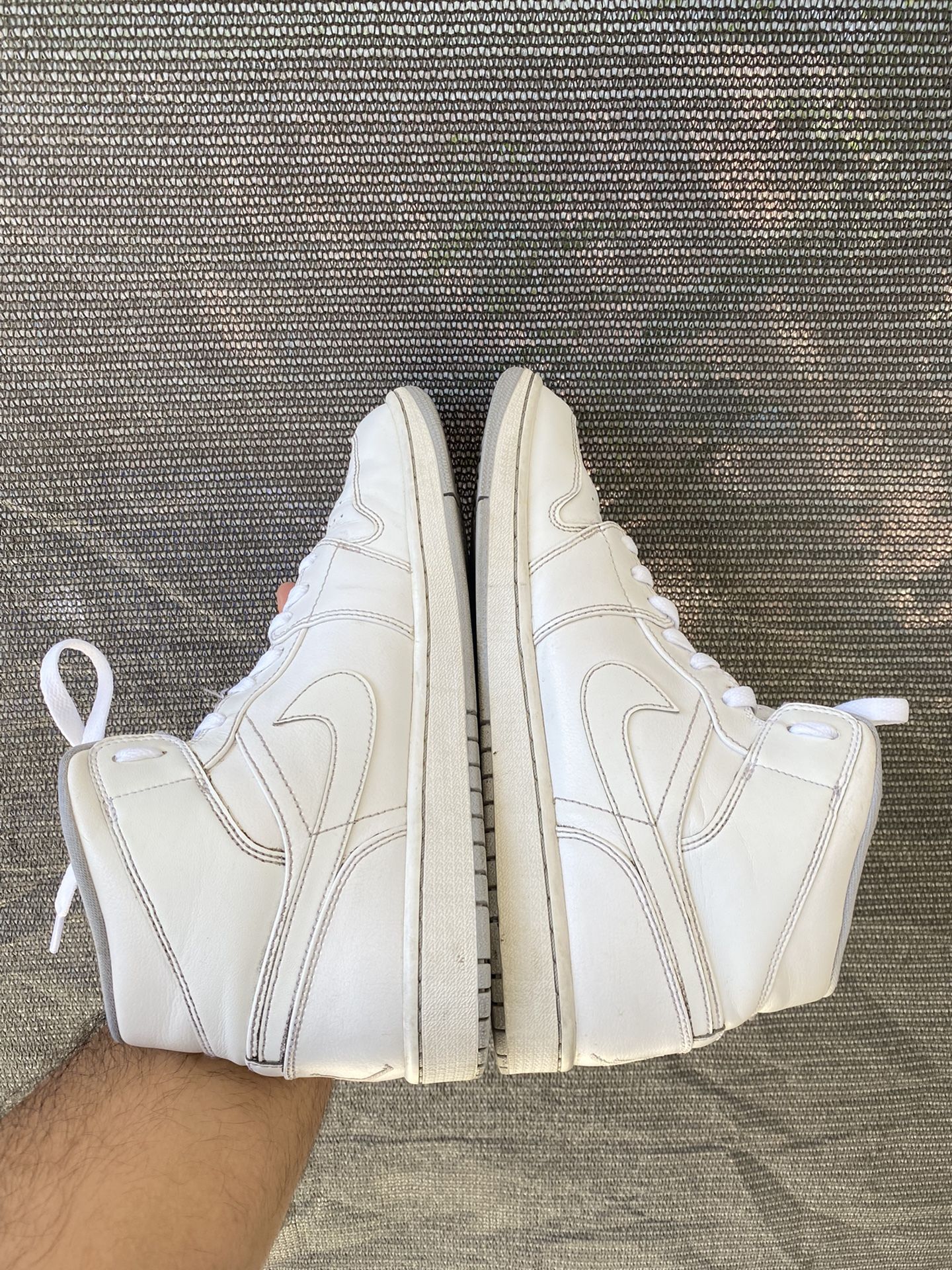 Jordan 1 Mid White Wolf Grey