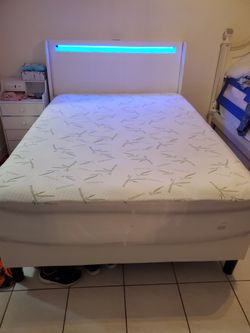 cama matrimonial blanca