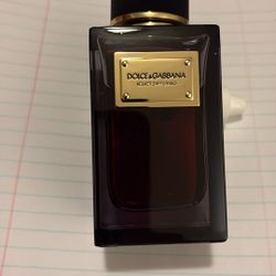 DOLCE &GABBNA. Velvet Zafferano.