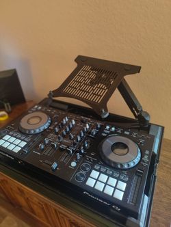 Pioneer DJ, DDJ-800 controller and hardtop travel case with inbuilt laptop stand