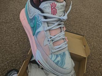 Kyrie 8 CNY