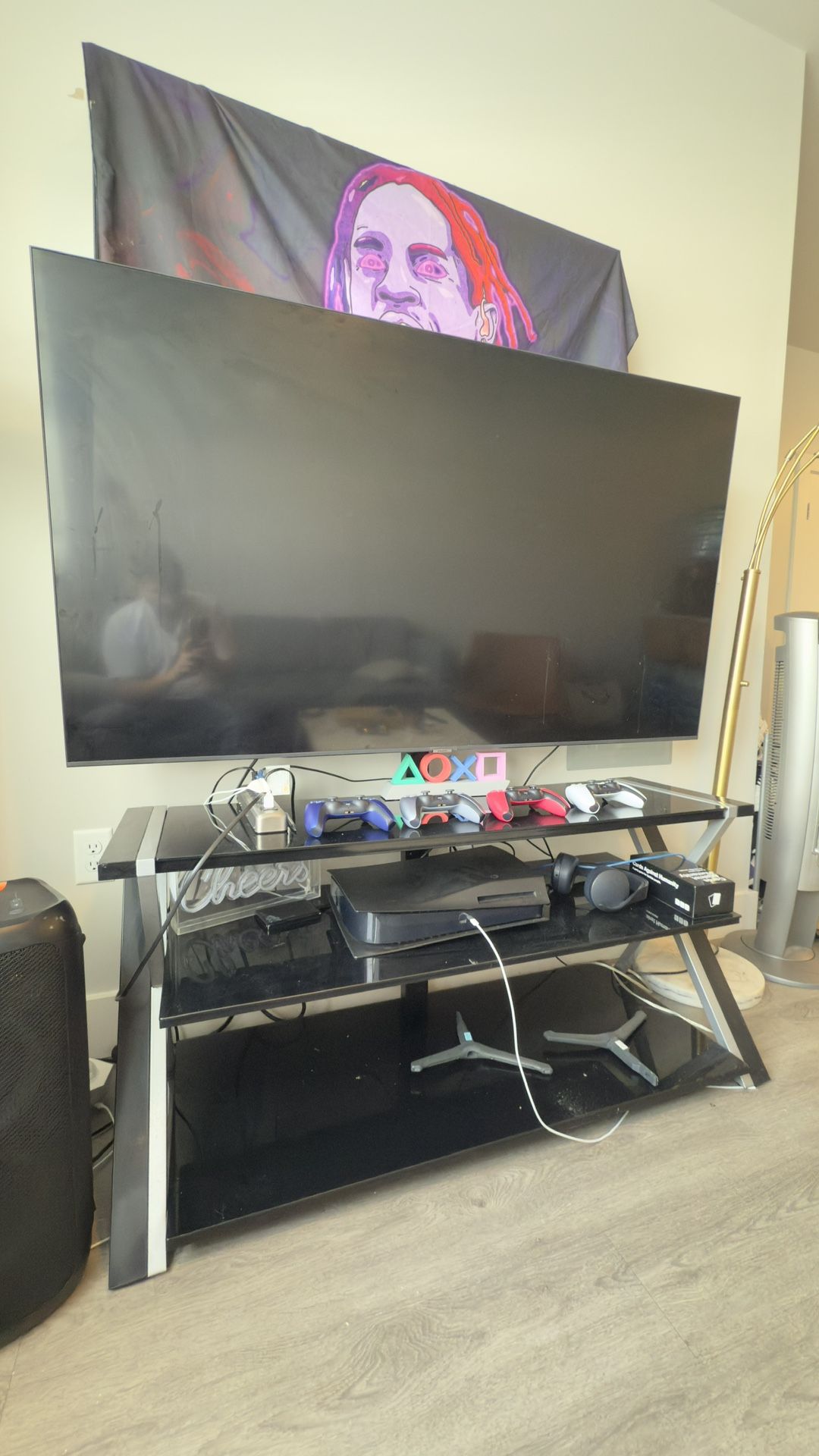 65inch samsung smart Tv With Floating Tv Stand