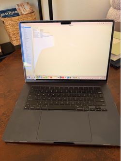 15” MacBook Air M2 8GB RAM 256GB SSD