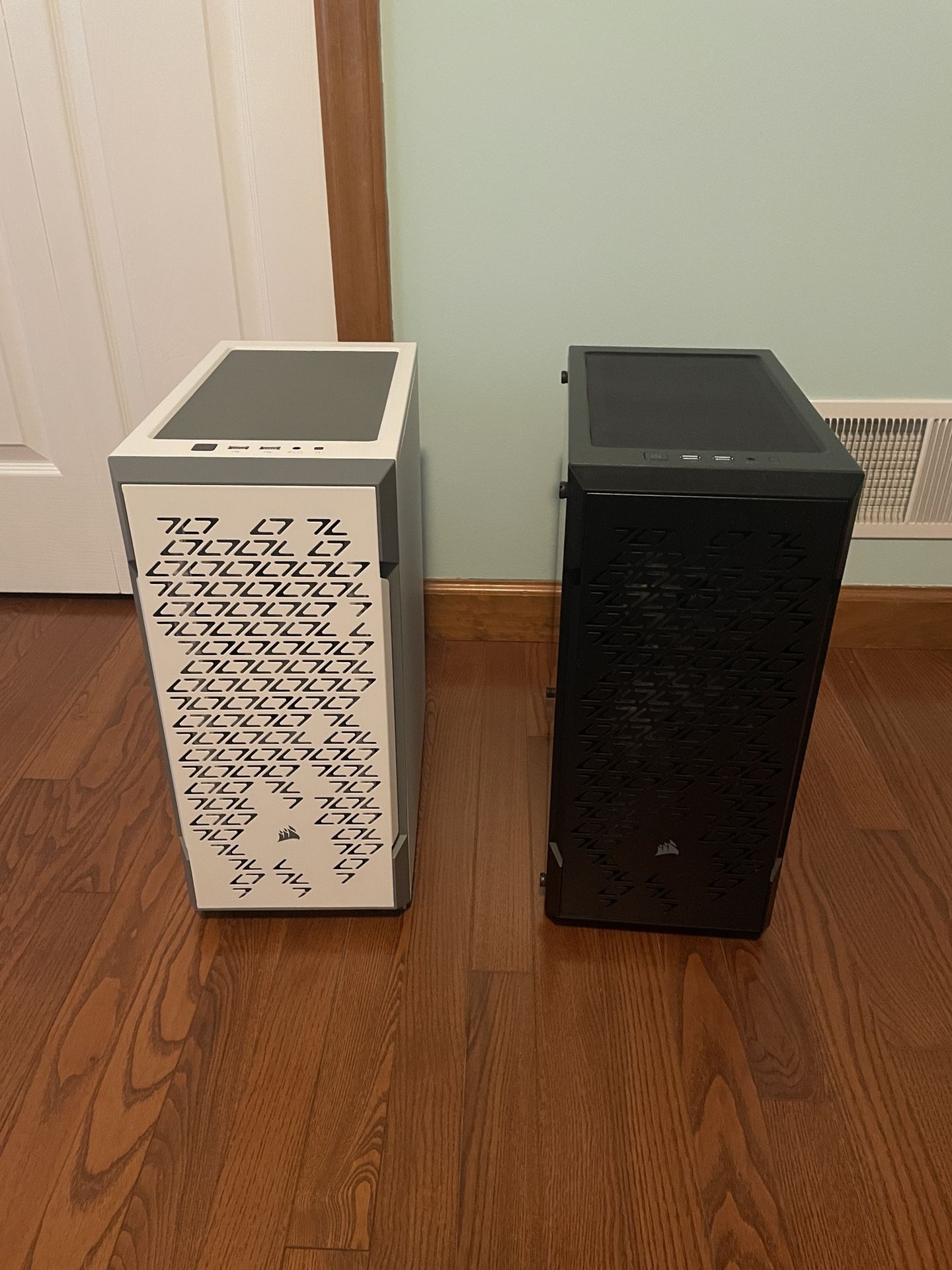Corsair 220T RGB ATX PC case - white or black