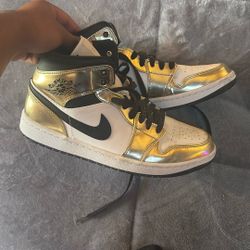 Jordan 1 Mid Size 9.5 Men