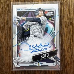 Juan Soto SIGNED card Topps 