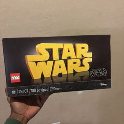 LEGO Star Wars Brick-Built Logo 700 Pieces 75407 