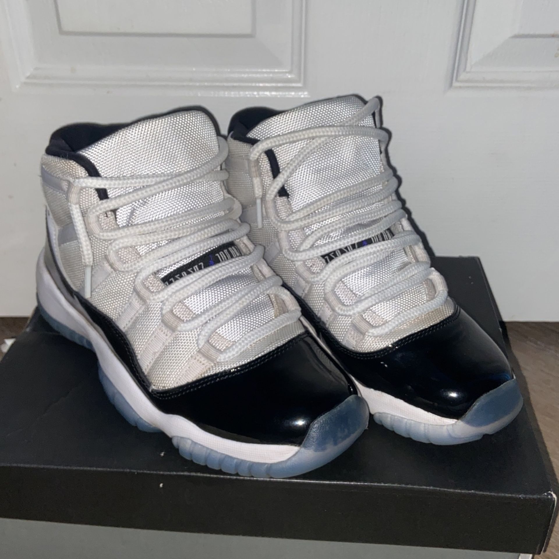 Jordan 11 concord size 6y (need gone asap!!📲) 