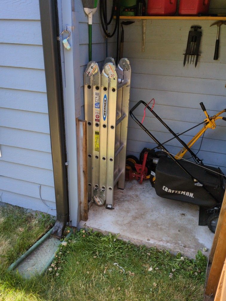 Like New Werner 16 Ft Folding Ladder