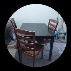 Kitchen Table And 3 Chairs 