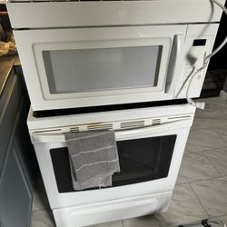 Stove And Microwave!!