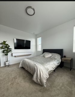 Bedframe +night stand