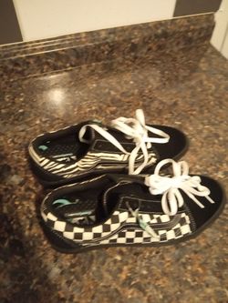 Vans low top shoes brand new size 9.5