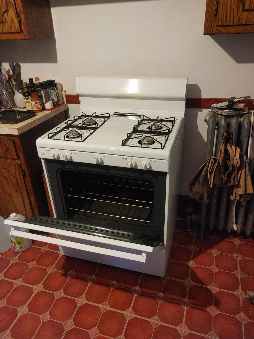 White Gas Stove for Sale in Chicago, IL OfferUp