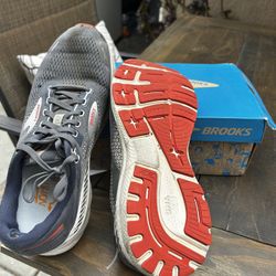 Men’s Running Shoe