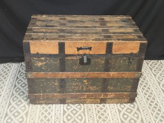 Steamer, trunk / vintage chest.