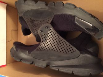 Brand new Nike sock dart triple black