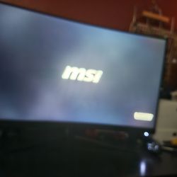 33.5 Gaming Monitor 
