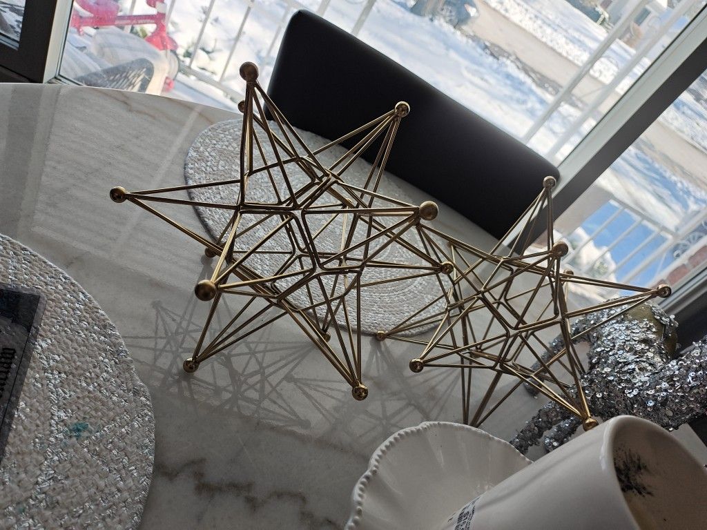 Gorgeous Metallic Gold Decorative Centerpiece For Dining Table Or Coffee Table Brand New 