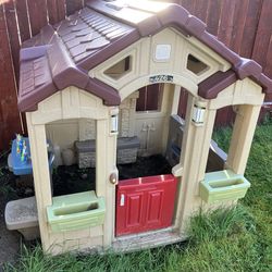 Free kids playhouse