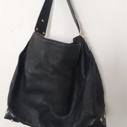 MK PEBBLE LEATHER PURSE IN GREAT CONDITION RARELY USED 