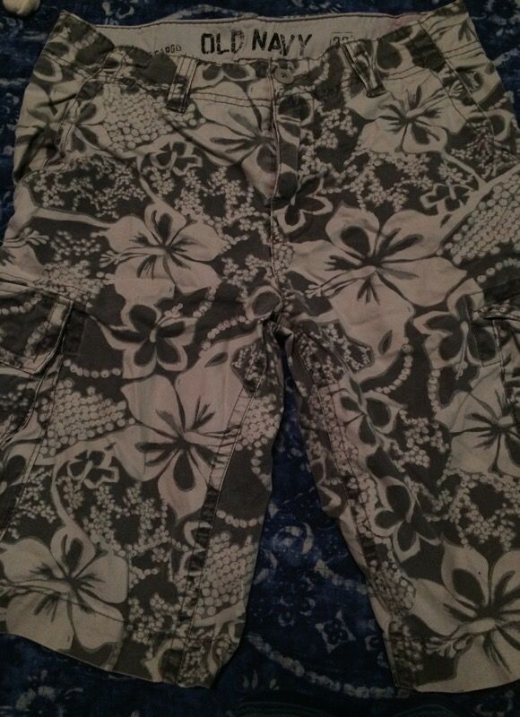 Old navy cargo size 28