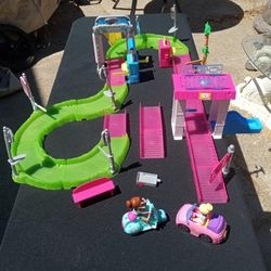 BARBIE ON THE GO CARWASH PLAYSET