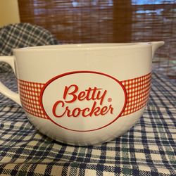 Betty Crocker Mixing Bowl 