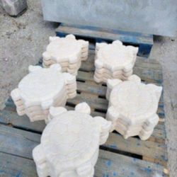 Concrete Sea Turtle Stepping Stone / Cement Turtle Backyard Pavers Slab