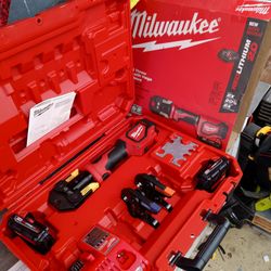 Milwaukee M18 2.0 Ah Short Throw Press Tool Kit W/ Viega PureFlow Jaws M-2196