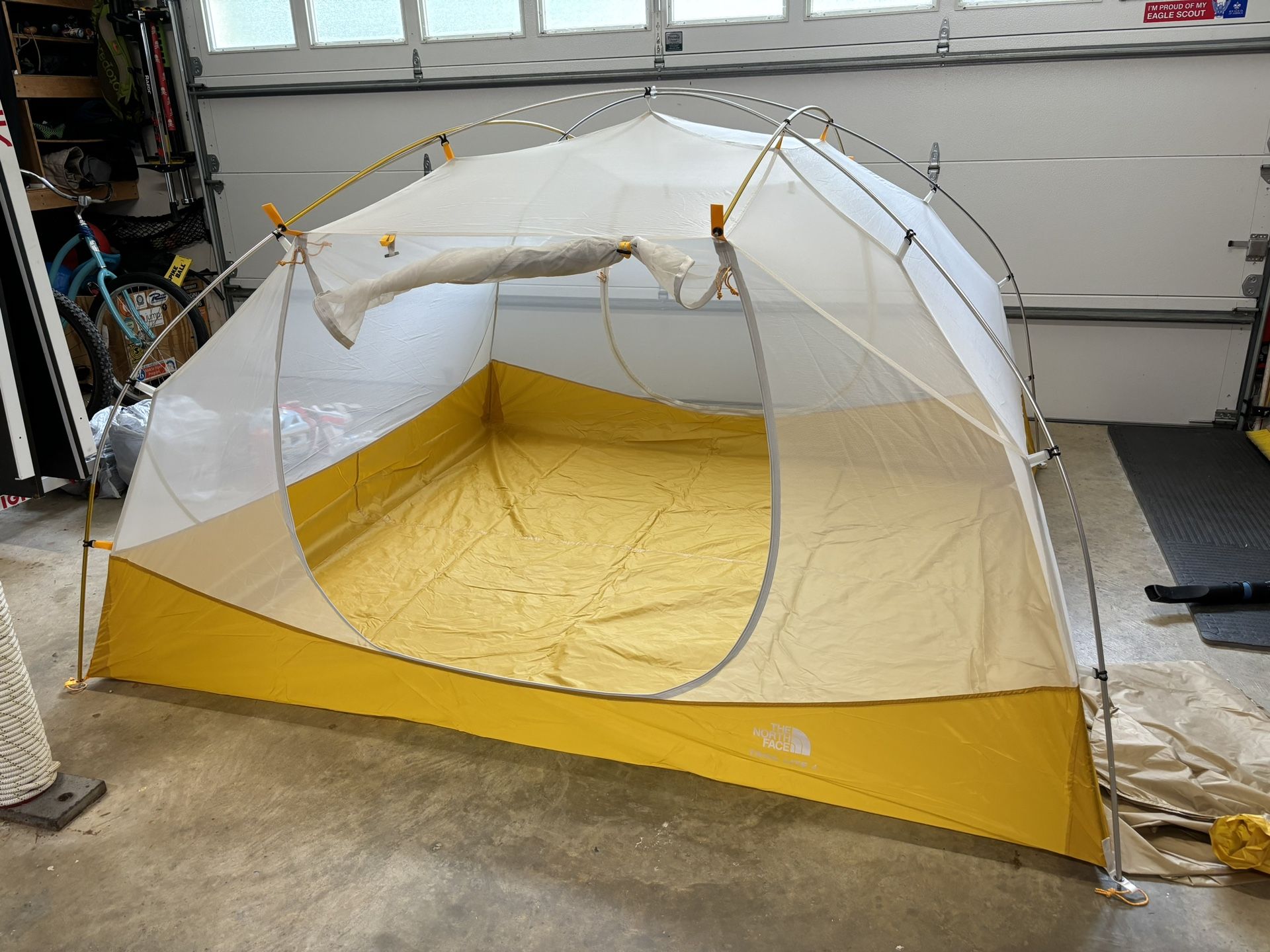 TENT, NORTH FACE TRAIL LITE 4