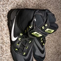 Nike Hypersweep Wrestling Shoes - Black/Volt - 717175-017 Men’s Size 10