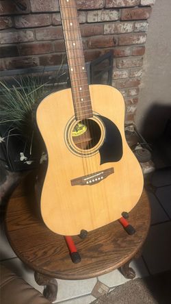 Acoustic Dreadnought Guitar Natural Finish, ๐ Lyon by Washburn with built in tuner๐ excellent condition! Helping beginners begin๐