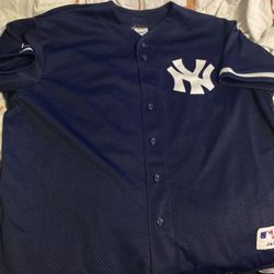 N. Y. Yankees Men’s Jerseys Size XL