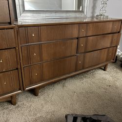 Dresser’s And Lamp For Sale
