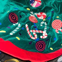 Candy tree skirt