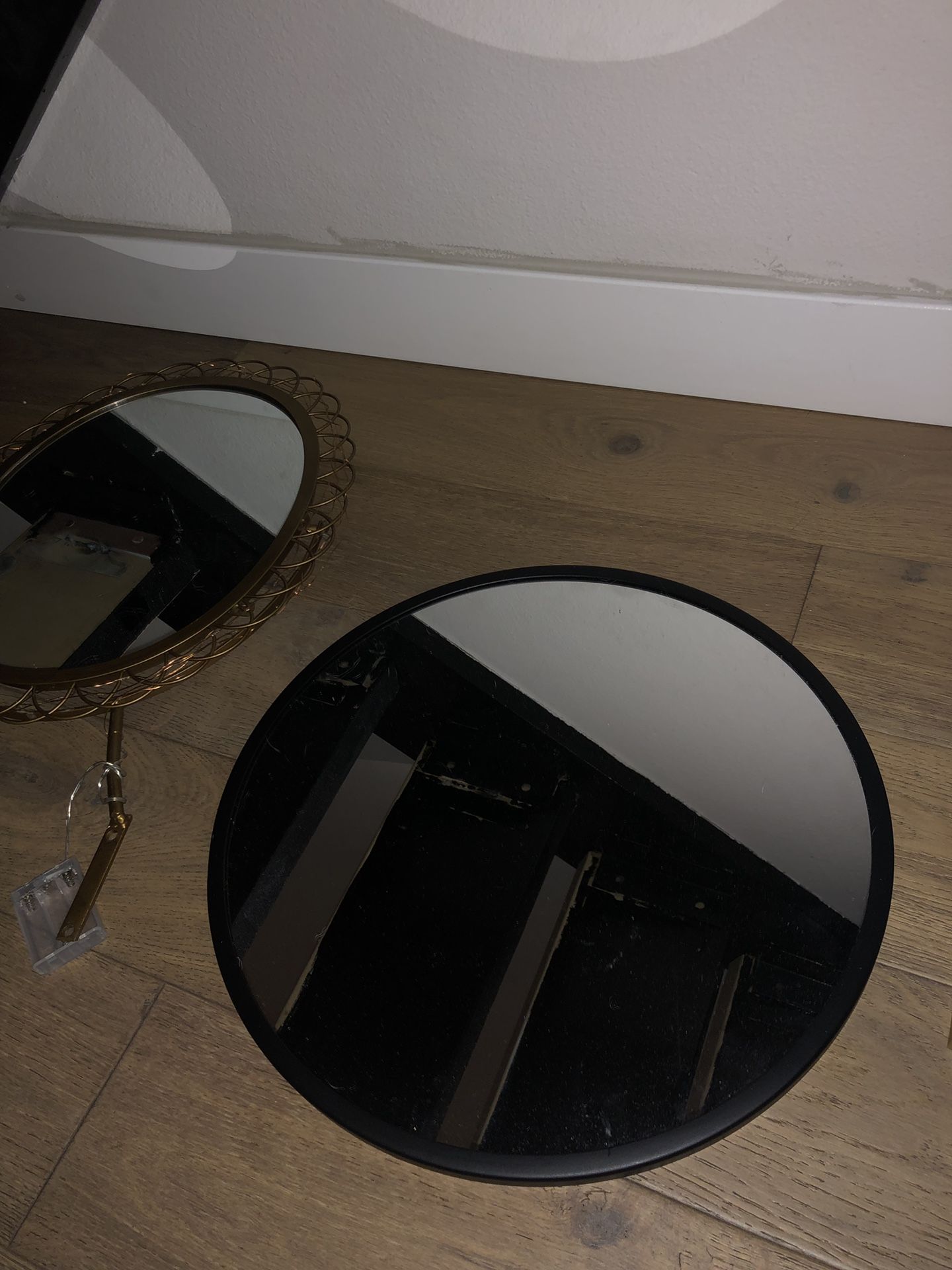 Black circle mirror